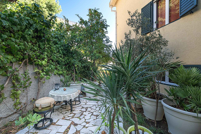 Three-Bedroom Ground-Floor Apartment with Private Entrance and Sea View — photo 22